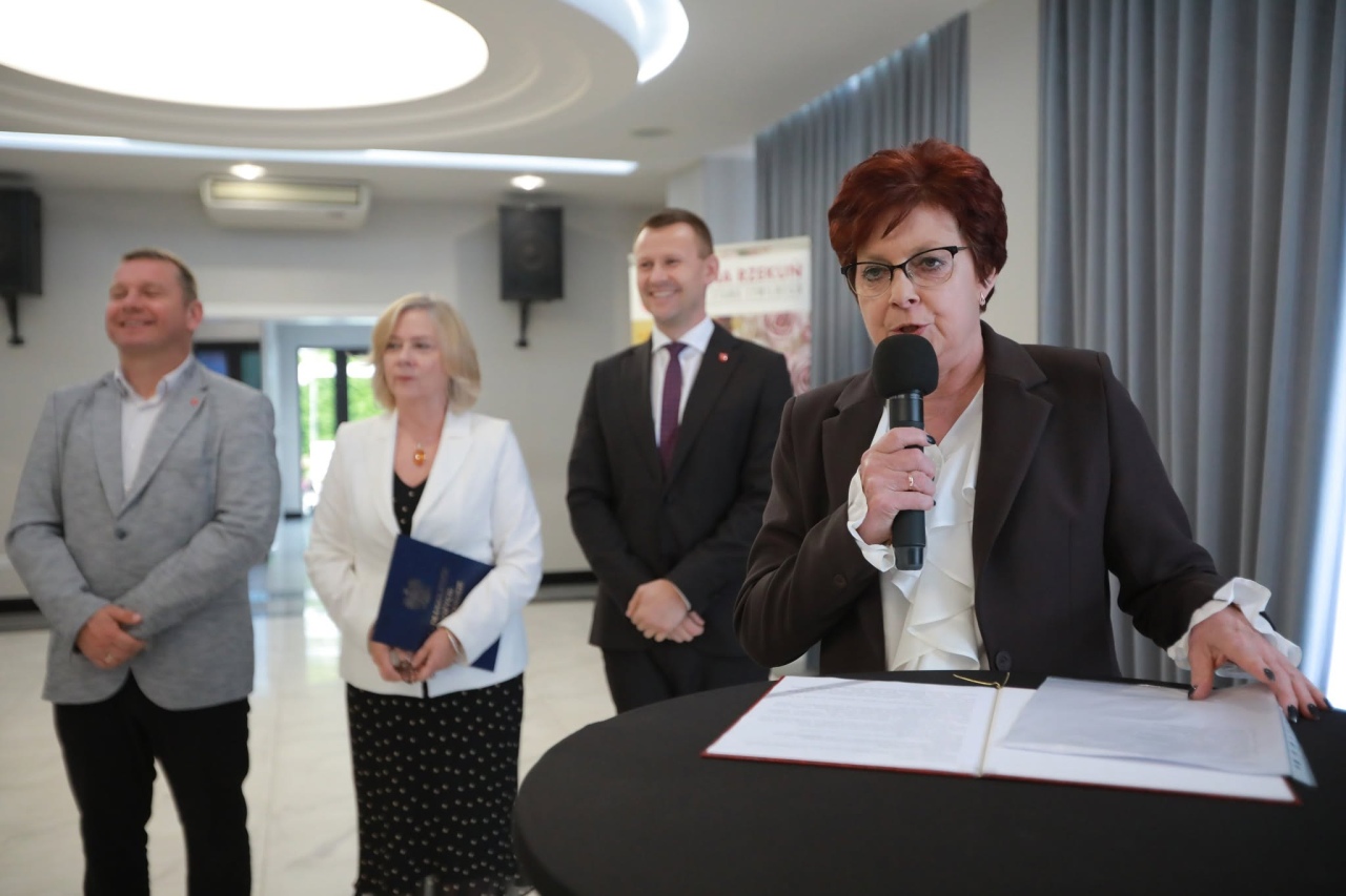 Medale i wyróżnienia dla małżeństw z gminy Rzekuń [13.10.2026]] - zdjęcie #53 - eOstroleka.pl