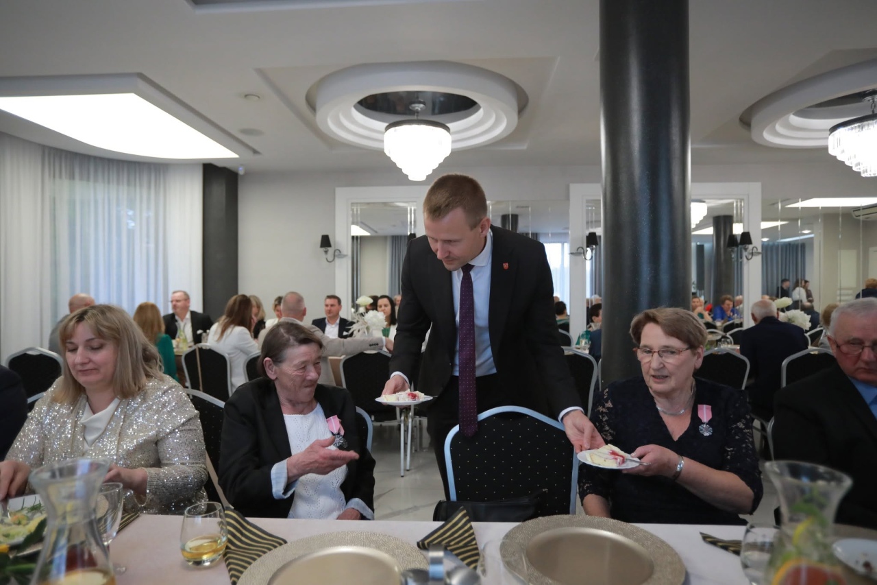 Medale i wyróżnienia dla małżeństw z gminy Rzekuń [13.10.2026]] - zdjęcie #40 - eOstroleka.pl