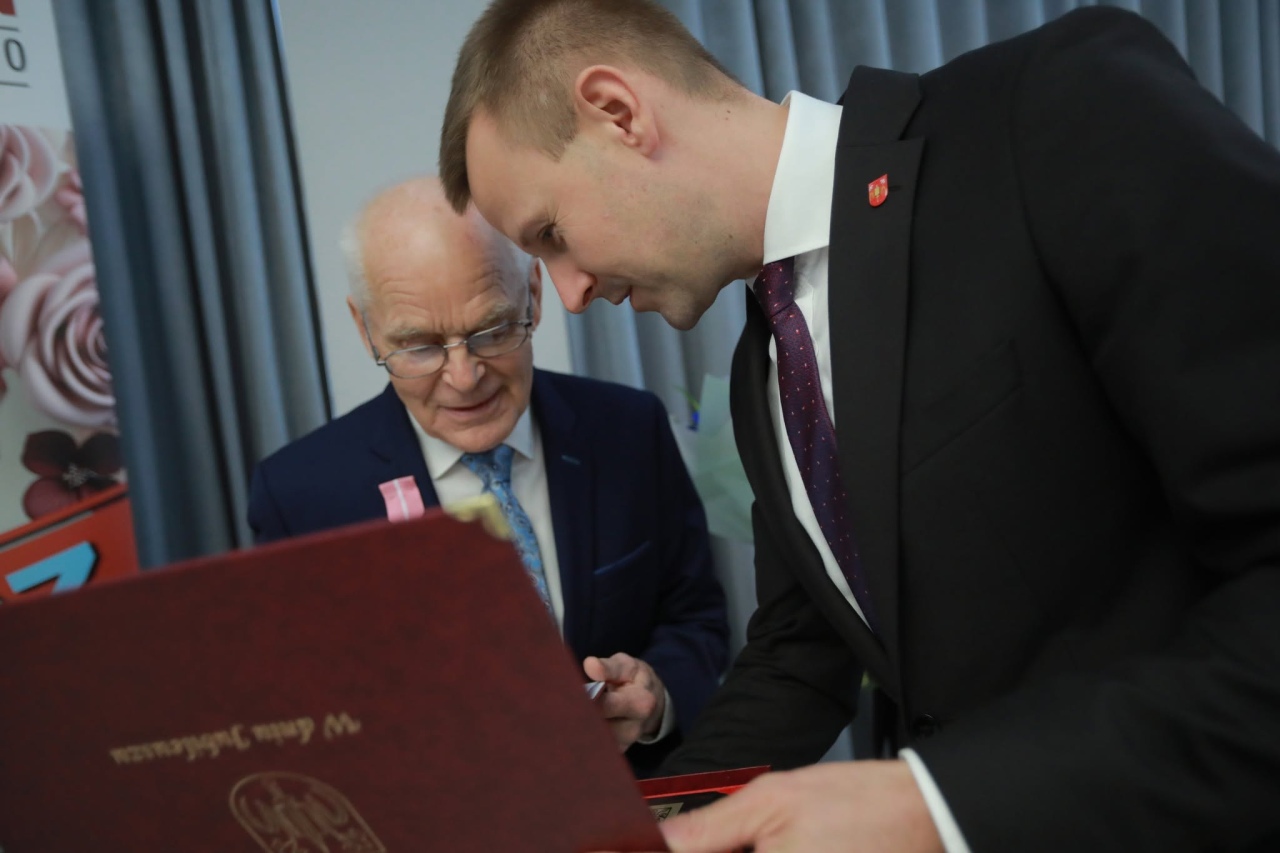 Medale i wyróżnienia dla małżeństw z gminy Rzekuń [13.10.2026]] - zdjęcie #26 - eOstroleka.pl