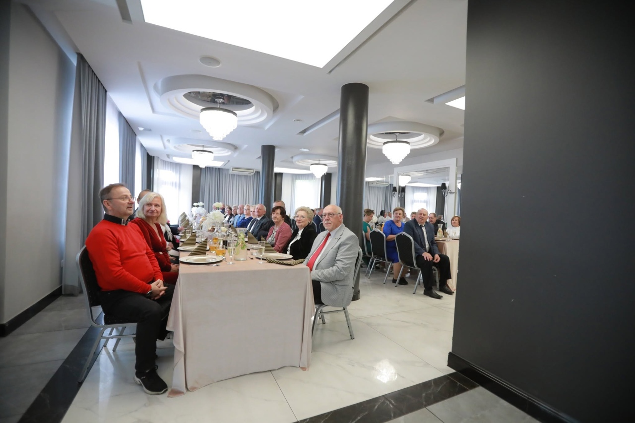 Medale i wyróżnienia dla małżeństw z gminy Rzekuń [13.10.2026]] - zdjęcie #24 - eOstroleka.pl