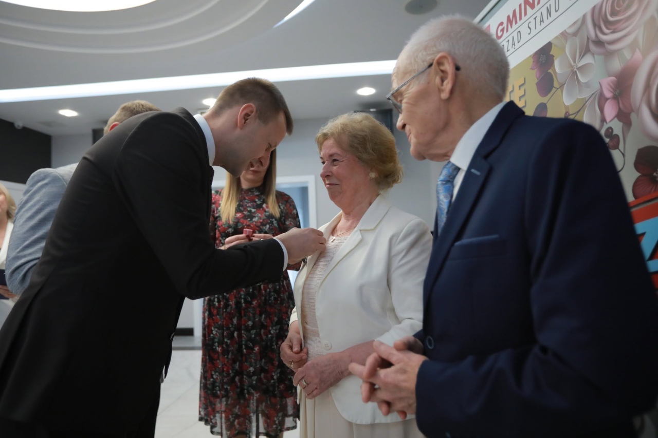 Medale i wyróżnienia dla małżeństw z gminy Rzekuń [13.10.2026]] - zdjęcie #14 - eOstroleka.pl
