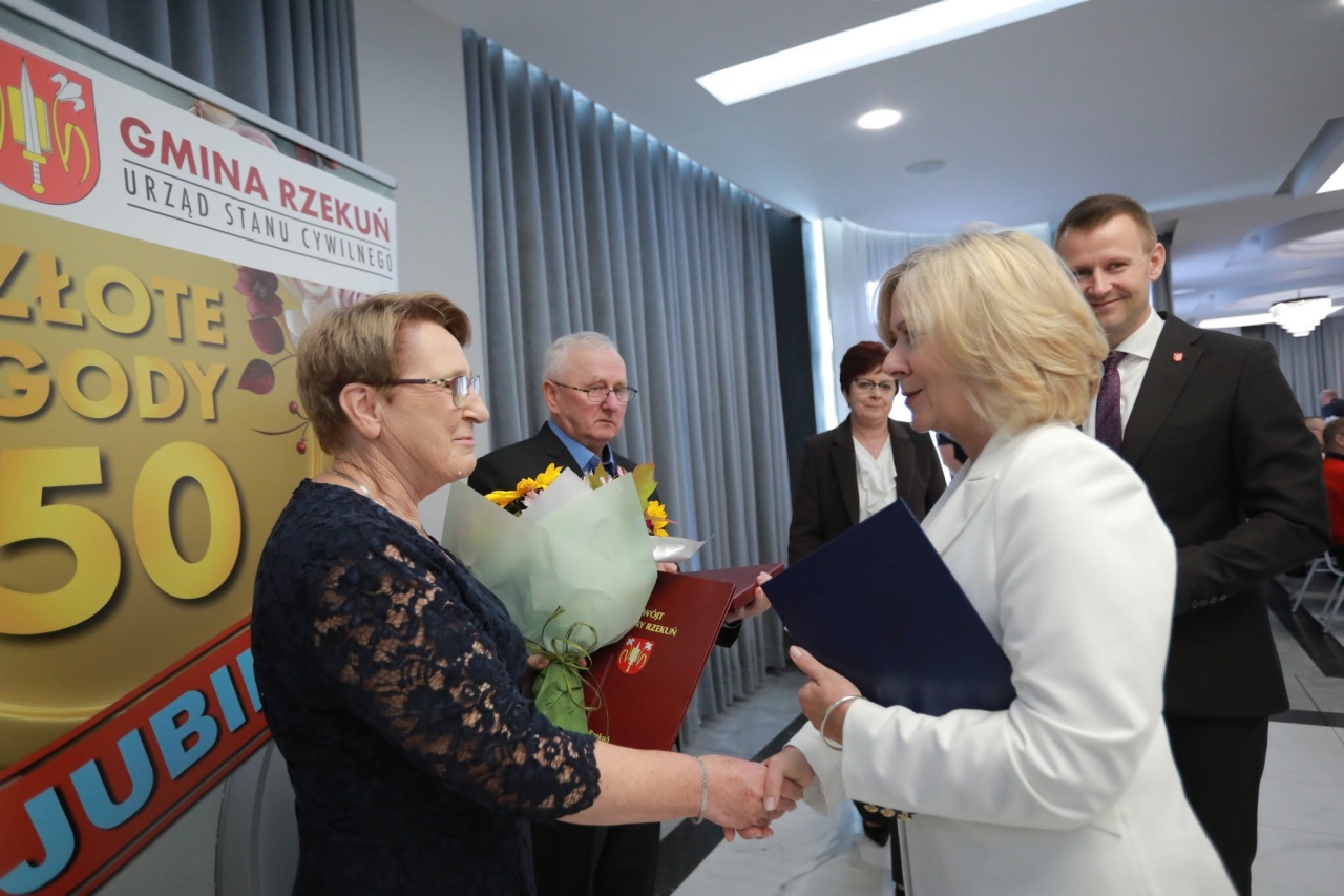 Medale i wyróżnienia dla małżeństw z gminy Rzekuń [13.10.2026]] - zdjęcie #3 - eOstroleka.pl
