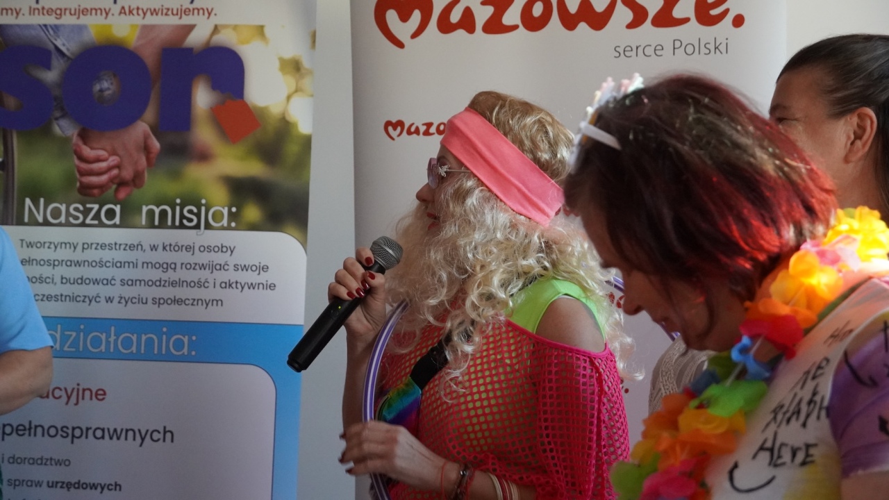 Bal Neonowe Skrzydła dla podopiecznych WTZ Motylki [17.10.2026] - zdjęcie #85 - eOstroleka.pl