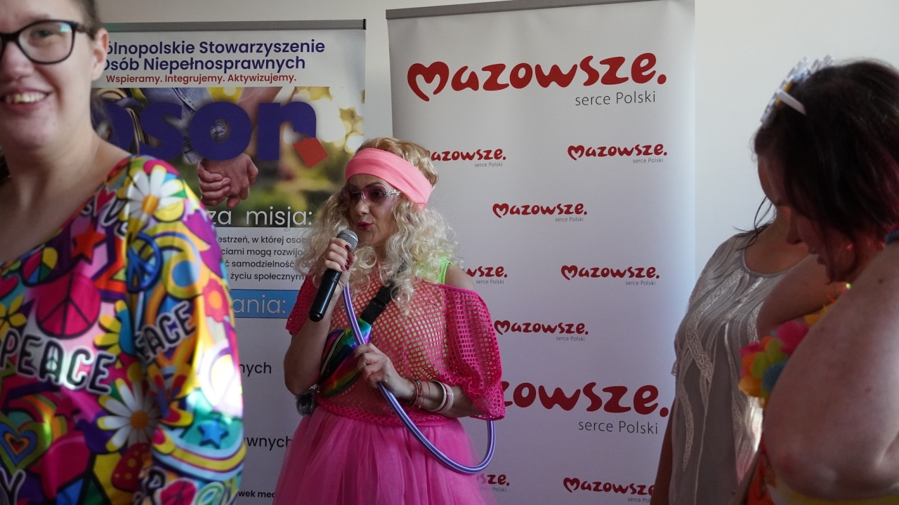 Bal Neonowe Skrzydła dla podopiecznych WTZ Motylki [17.10.2026] - zdjęcie #83 - eOstroleka.pl