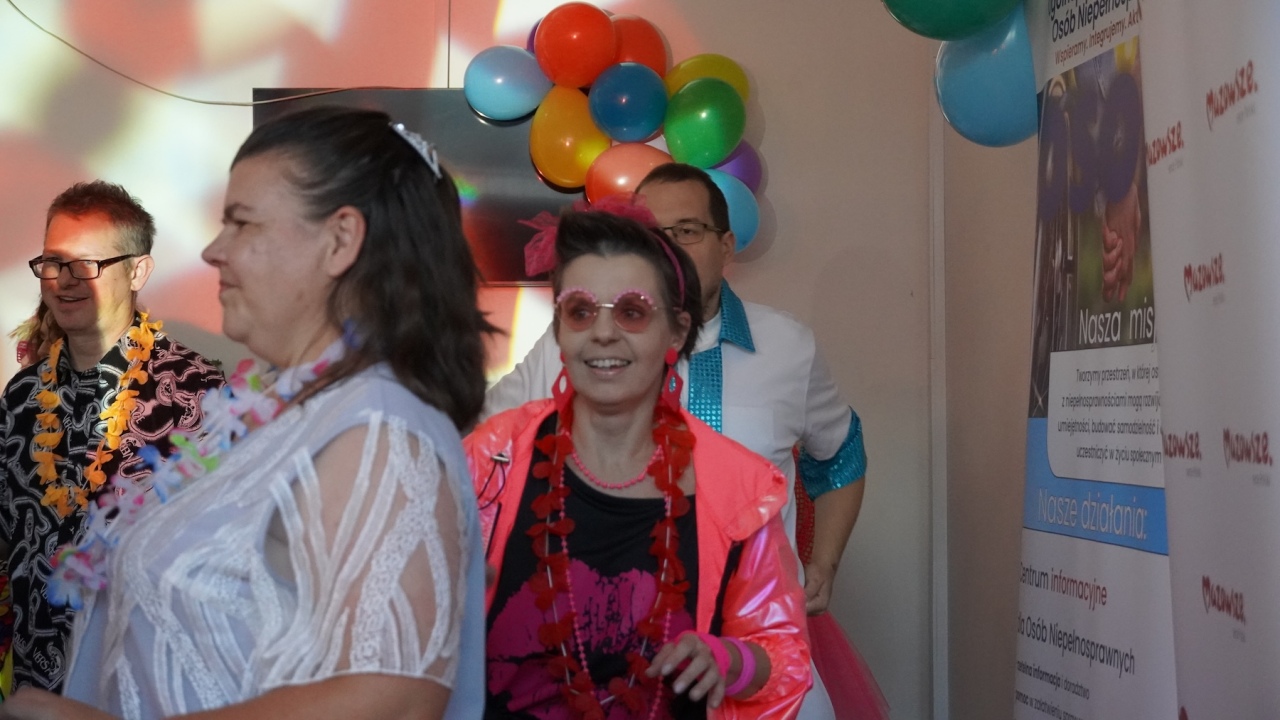 Bal Neonowe Skrzydła dla podopiecznych WTZ Motylki [17.10.2026] - zdjęcie #29 - eOstroleka.pl