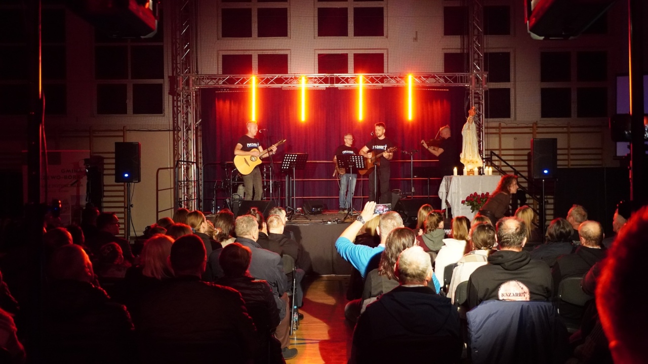 Koncert grupy Nazaret „Uwierz, wszystko możliwe jest” w Olszewie-Borkach [18.10.2026] - zdjęcie #26 - eOstroleka.pl