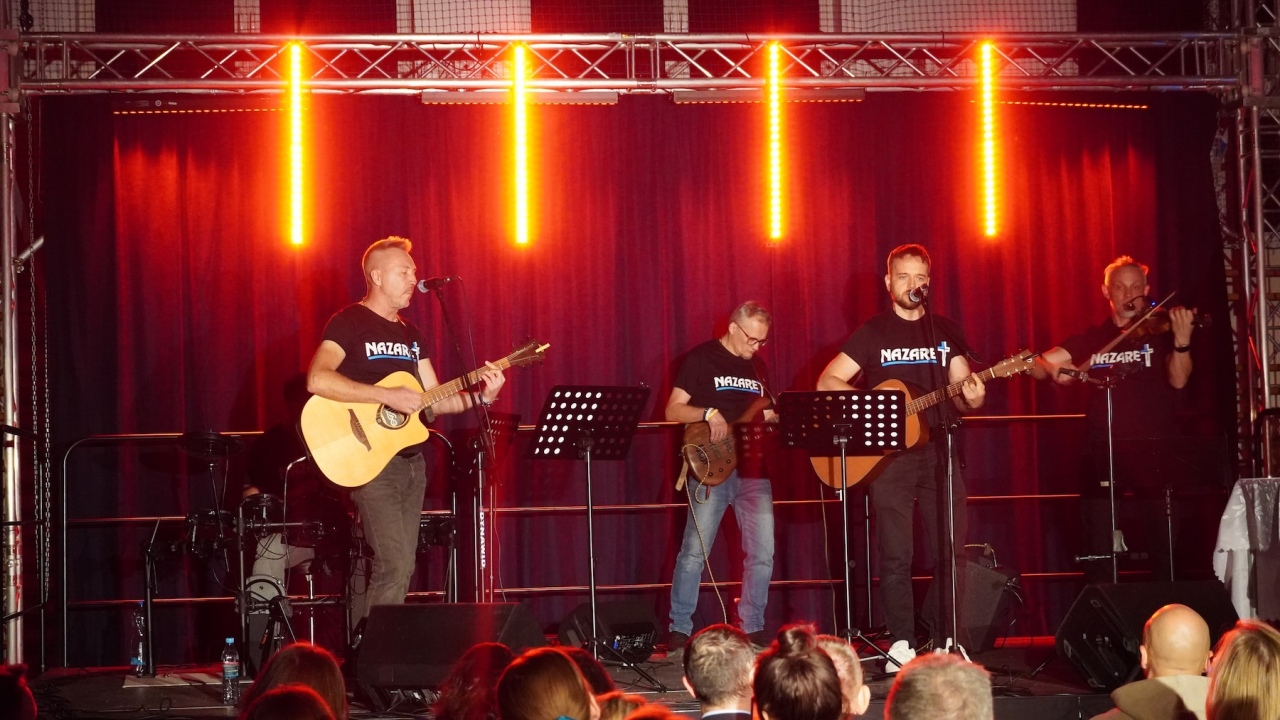 Koncert grupy Nazaret „Uwierz, wszystko możliwe jest” w Olszewie-Borkach [18.10.2026] - zdjęcie #19 - eOstroleka.pl