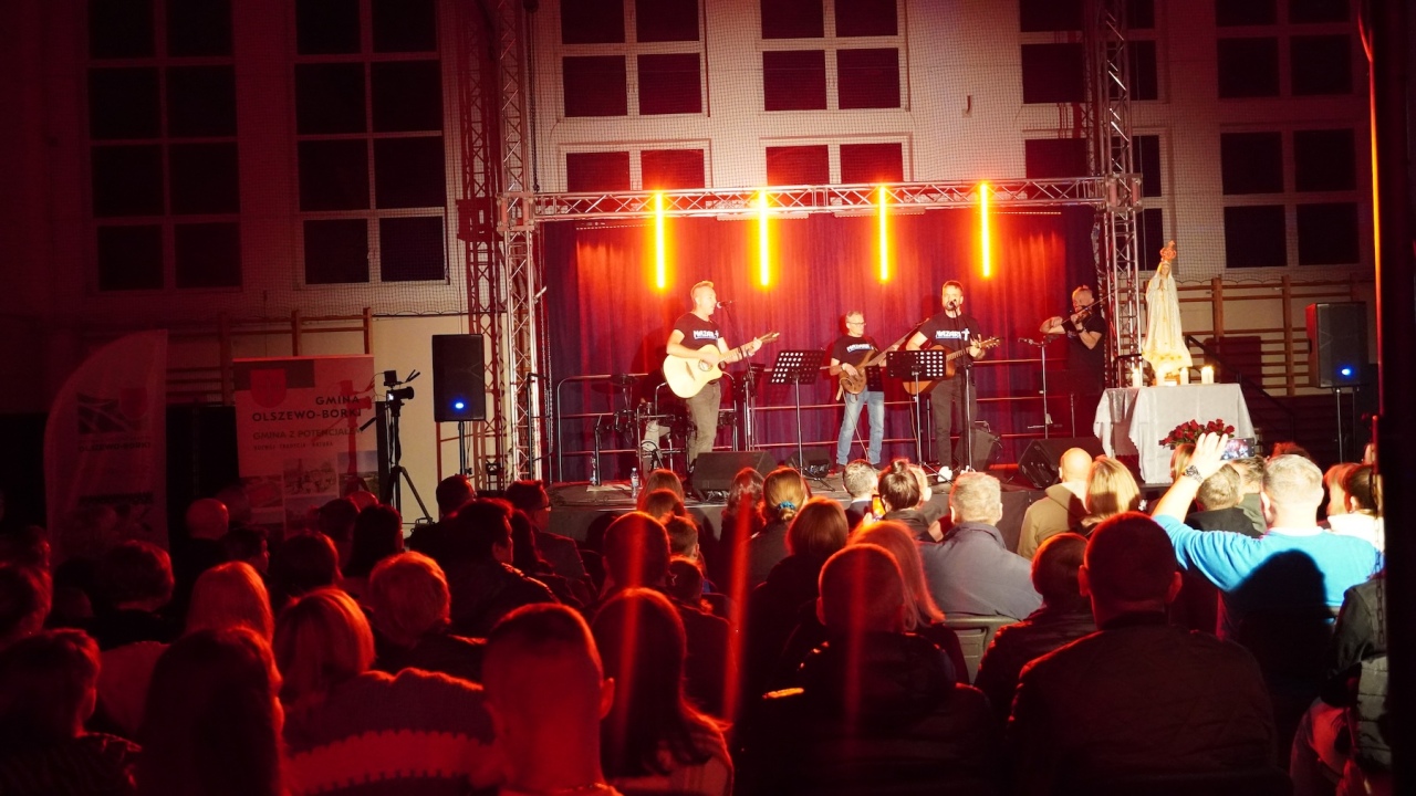 Koncert grupy Nazaret „Uwierz, wszystko możliwe jest” w Olszewie-Borkach [18.10.2026] - zdjęcie #18 - eOstroleka.pl