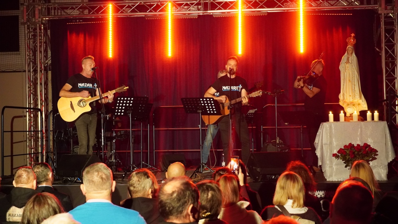 Koncert grupy Nazaret „Uwierz, wszystko możliwe jest” w Olszewie-Borkach [18.10.2026] - zdjęcie #17 - eOstroleka.pl