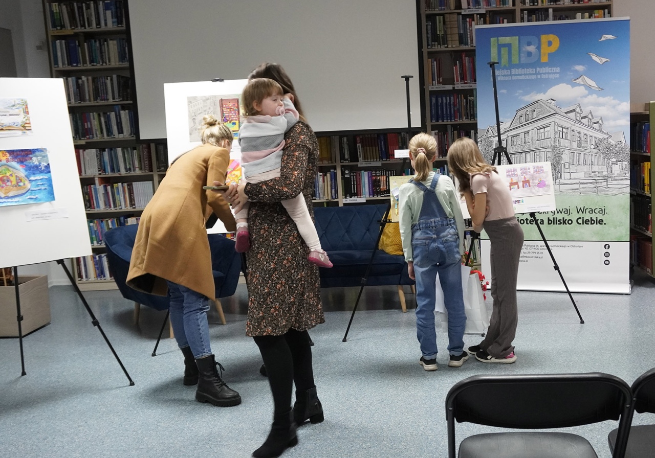 „Moja Bezpieczna Przystań - Biblioteka”. W Ostrołęce wręczono nagrody w konkursie artystycznym [19.10.2026] - zdjęcie #1 - eOstroleka.pl