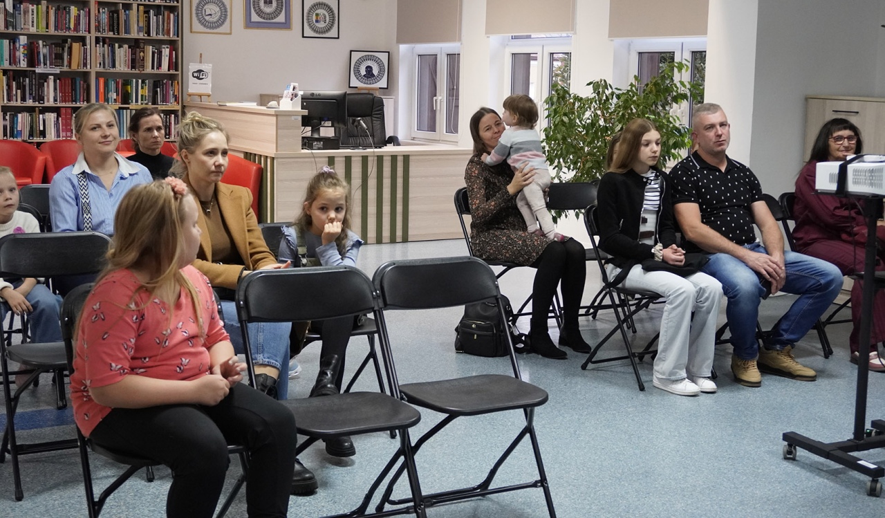 „Moja Bezpieczna Przystań - Biblioteka”. W Ostrołęce wręczono nagrody w konkursie artystycznym [19.10.2026] - zdjęcie #10 - eOstroleka.pl