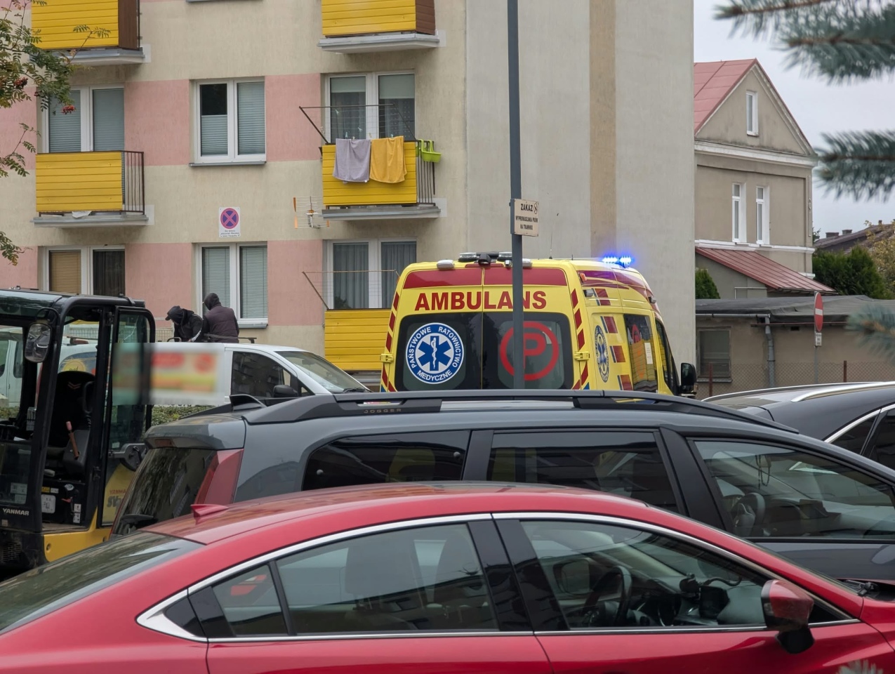 Akcja ratunkowa w bloku przy Witosa [19.10.2026] - zdjęcie #5 - eOstroleka.pl