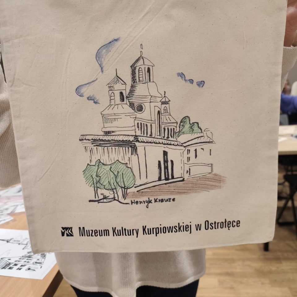 Wyjątkowe torby z ostrołęcką architekturą. Mieszkańcy tworzyli je w muzeum! [20.10.2026] - zdjęcie #16 - eOstroleka.pl