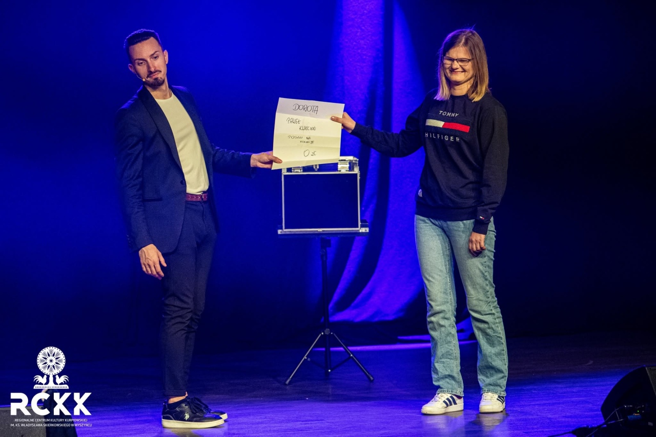 Pokaz iluzjonisty w RCKK w Myszyńcu [17.10.2026] - zdjęcie #15 - eOstroleka.pl
