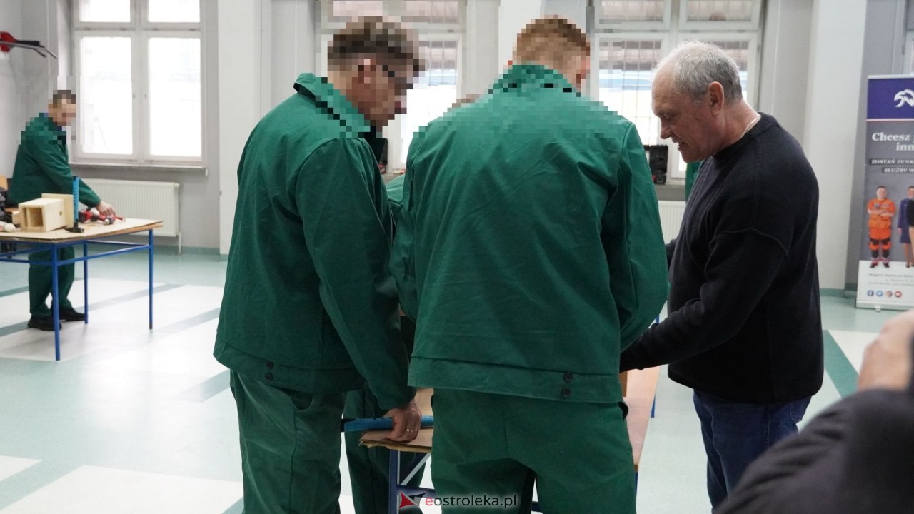 Osadzeni ZK Przytuły Stare przygotowują budki lęgowe dla ptaków [21.10.2026] - zdjęcie #26 - eOstroleka.pl