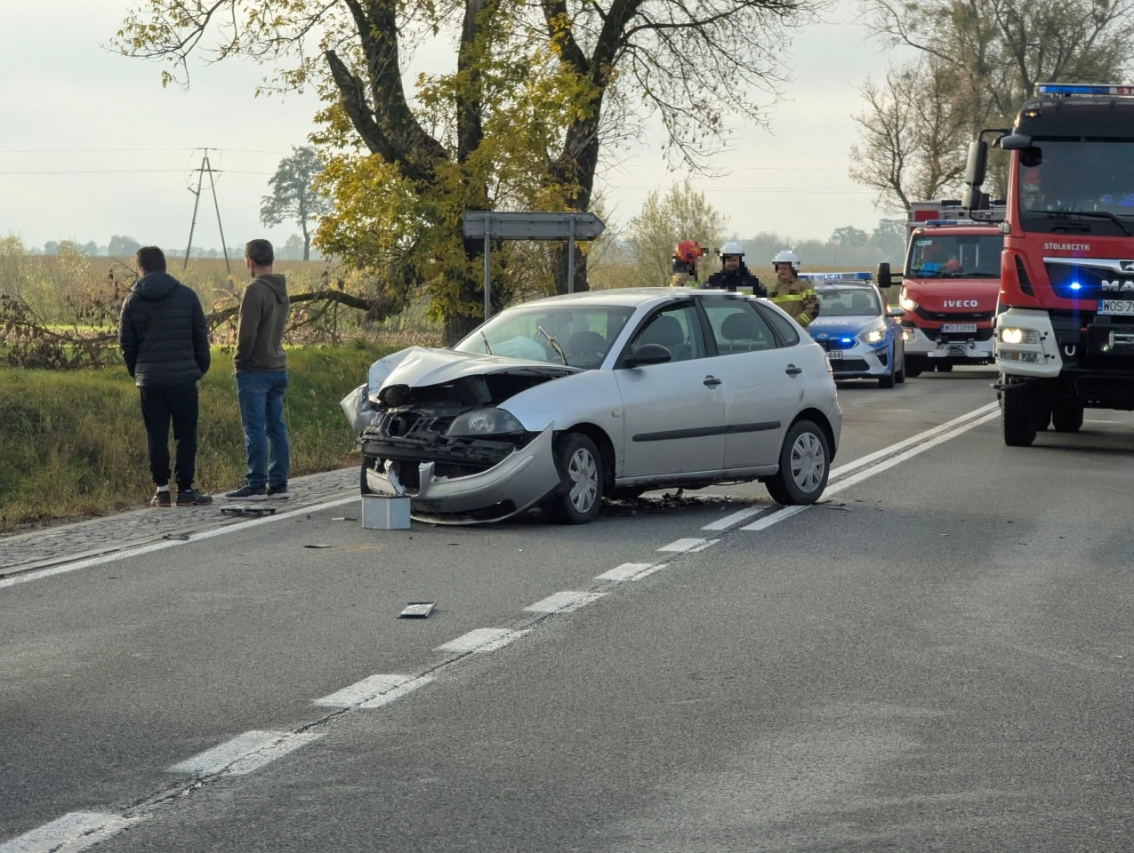 Wypadek w Dylewie [23.10.2026] - zdjęcie #4 - eOstroleka.pl