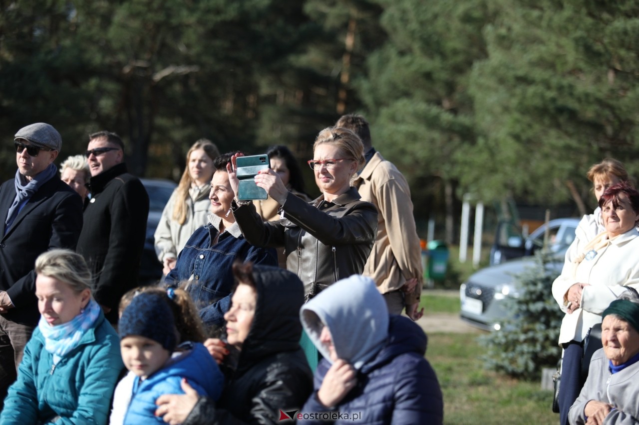 Prezentacja kurpiowskiego witacza we wsi Żebry Wierzchlas [25.10.2026] - zdjęcie #21 - eOstroleka.pl