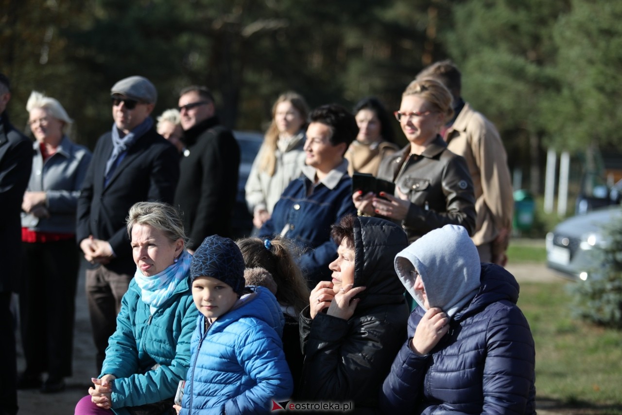 Prezentacja kurpiowskiego witacza we wsi Żebry Wierzchlas [25.10.2026] - zdjęcie #19 - eOstroleka.pl