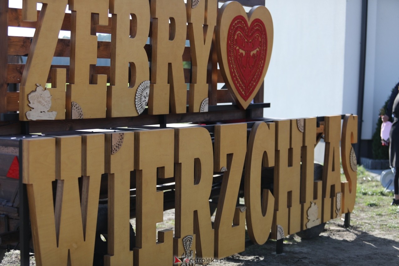Prezentacja kurpiowskiego witacza we wsi Żebry Wierzchlas [25.10.2026] - zdjęcie #16 - eOstroleka.pl