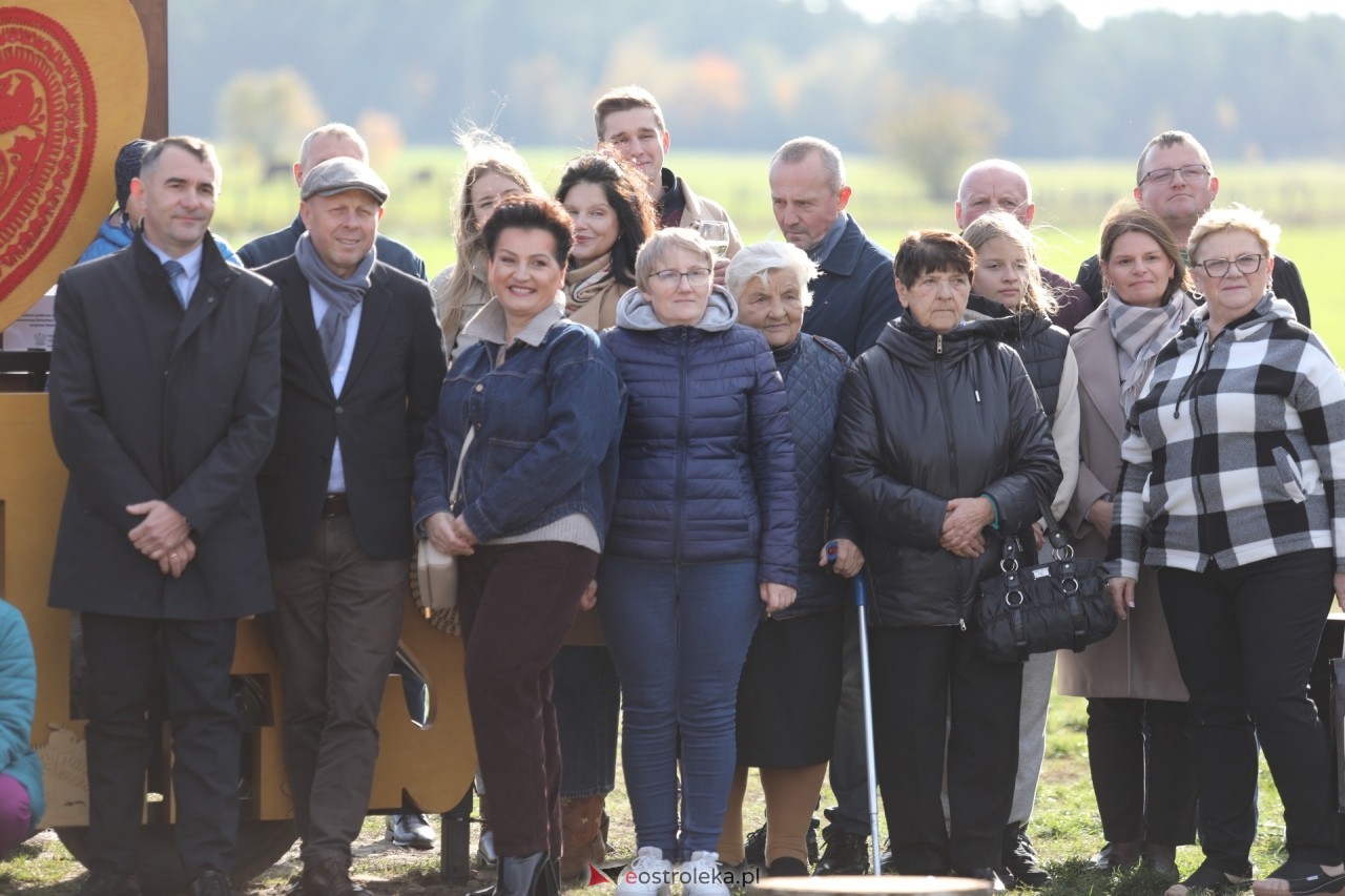 Prezentacja kurpiowskiego witacza we wsi Żebry Wierzchlas [25.10.2026] - zdjęcie #44 - eOstroleka.pl