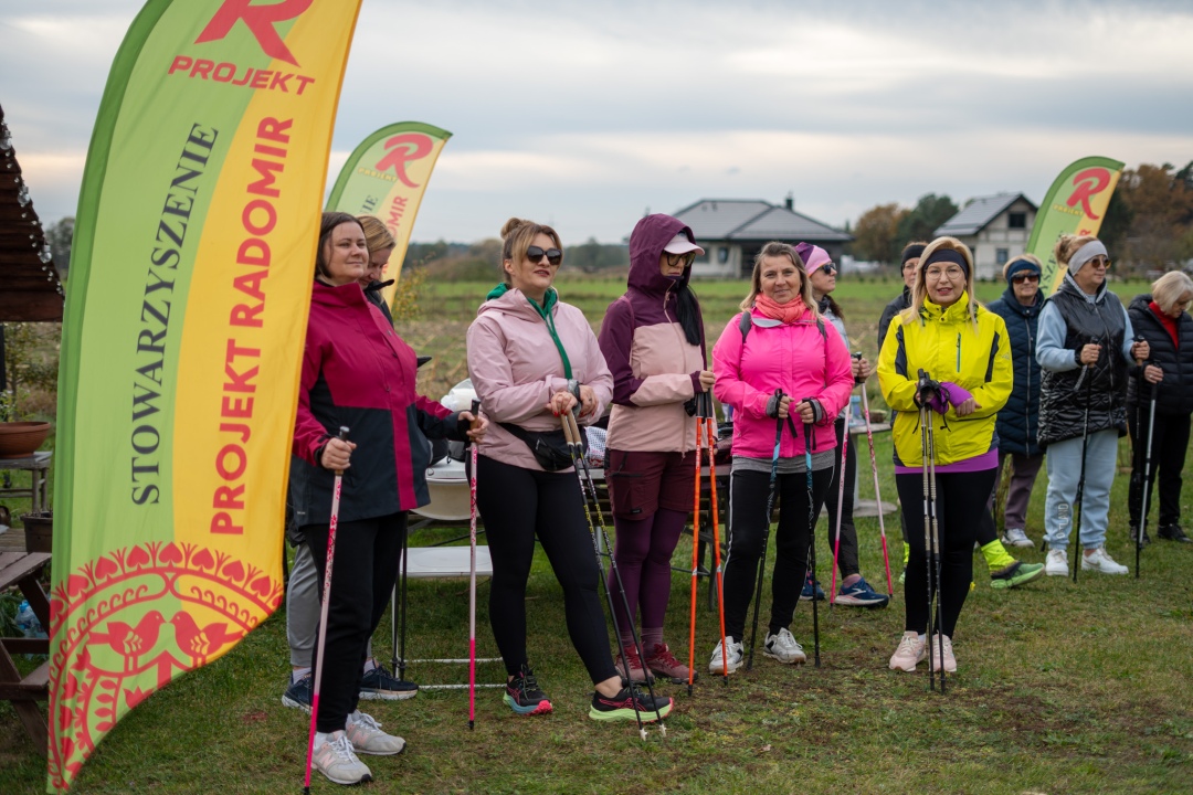 Rajd nordic walking w Obierwi [25.10.2026] - zdjęcie #11 - eOstroleka.pl