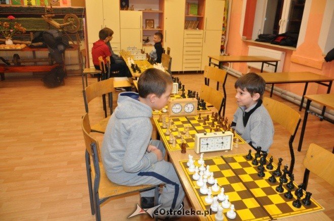Turniej szachowy o puchar Przewodniczącego Rady Miasta [13.I.2012] - zdjęcie #3 - eOstroleka.pl
