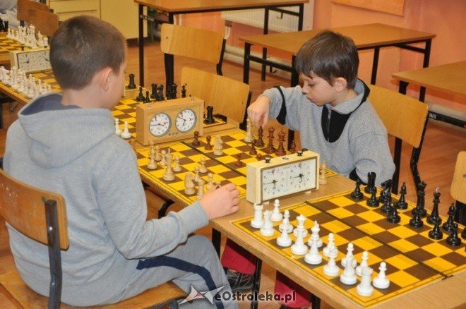 Turniej szachowy o puchar Przewodniczącego Rady Miasta [13.I.2012] - zdjęcie #5 - eOstroleka.pl