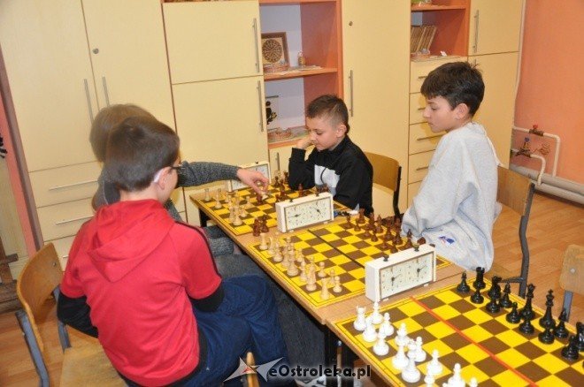 Turniej szachowy o puchar Przewodniczącego Rady Miasta [13.I.2012] - zdjęcie #7 - eOstroleka.pl