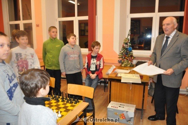 Turniej szachowy o puchar Przewodniczącego Rady Miasta [13.I.2012] - zdjęcie #9 - eOstroleka.pl