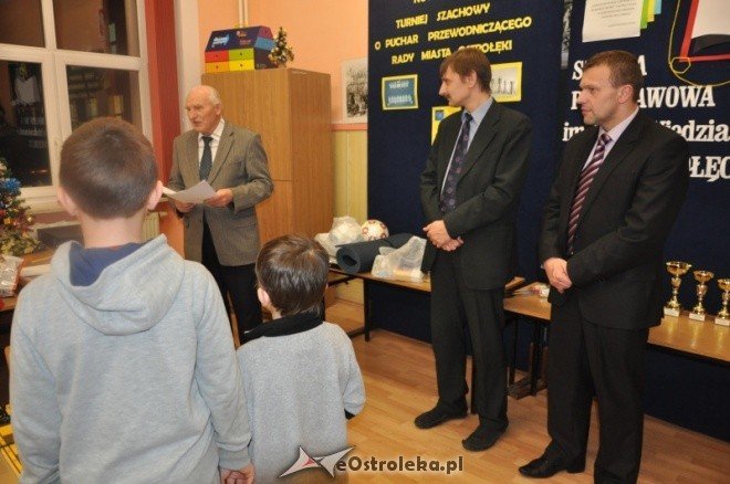 Turniej szachowy o puchar Przewodniczącego Rady Miasta [13.I.2012] - zdjęcie #11 - eOstroleka.pl