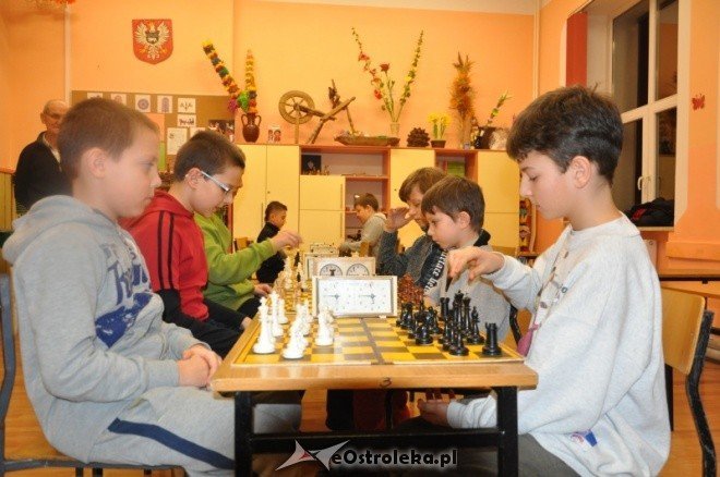Turniej szachowy o puchar Przewodniczącego Rady Miasta [13.I.2012] - zdjęcie #13 - eOstroleka.pl