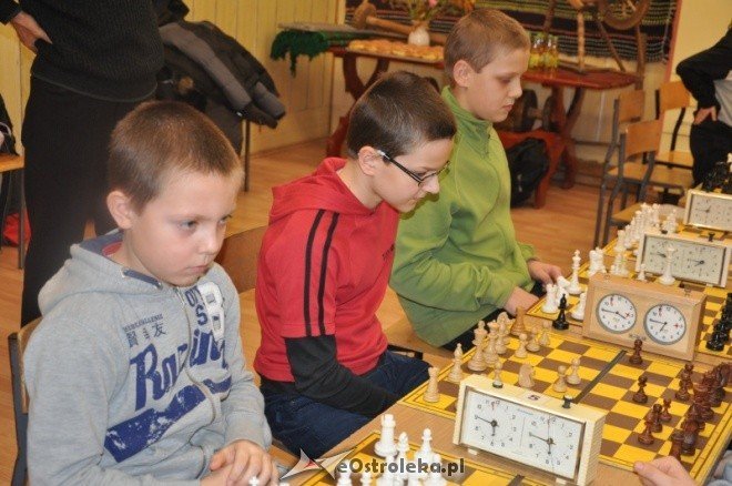 Turniej szachowy o puchar Przewodniczącego Rady Miasta [13.I.2012] - zdjęcie #14 - eOstroleka.pl