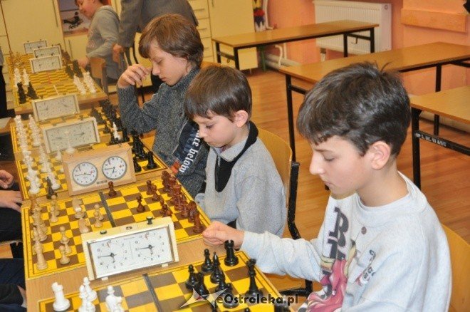 Turniej szachowy o puchar Przewodniczącego Rady Miasta [13.I.2012] - zdjęcie #15 - eOstroleka.pl