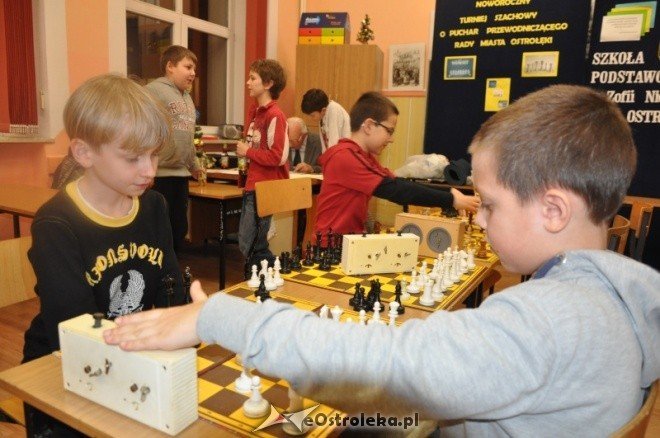 Turniej szachowy o puchar Przewodniczącego Rady Miasta [13.I.2012] - zdjęcie #18 - eOstroleka.pl