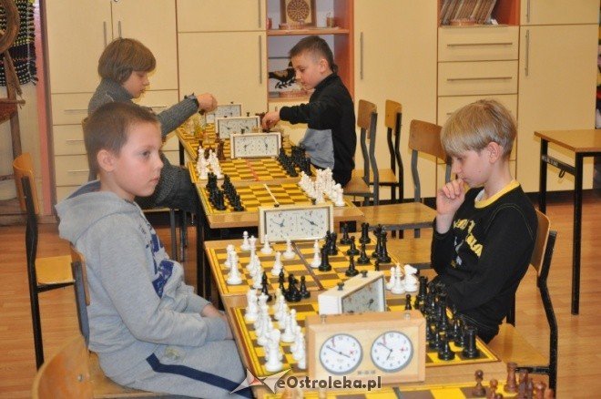 Turniej szachowy o puchar Przewodniczącego Rady Miasta [13.I.2012] - zdjęcie #20 - eOstroleka.pl
