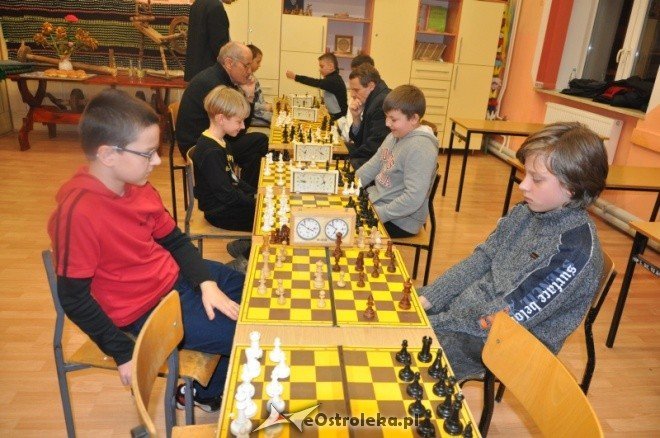 Turniej szachowy o puchar Przewodniczącego Rady Miasta [13.I.2012] - zdjęcie #21 - eOstroleka.pl