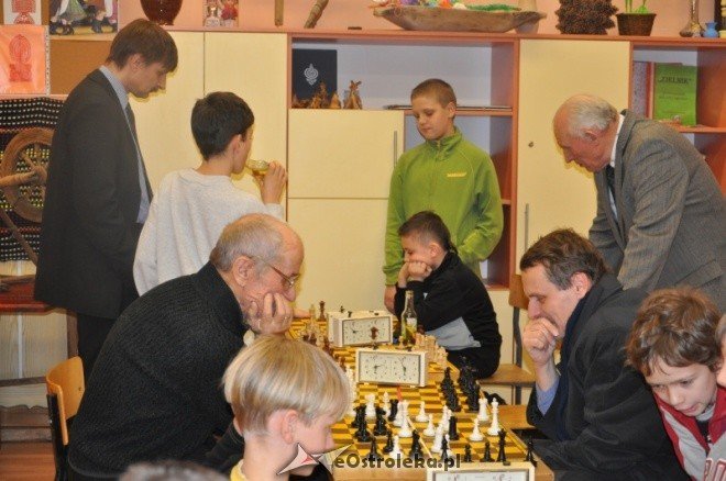 Turniej szachowy o puchar Przewodniczącego Rady Miasta [13.I.2012] - zdjęcie #22 - eOstroleka.pl