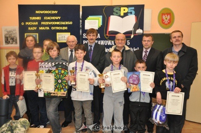 Turniej szachowy o puchar Przewodniczącego Rady Miasta [13.I.2012] - zdjęcie #1 - eOstroleka.pl