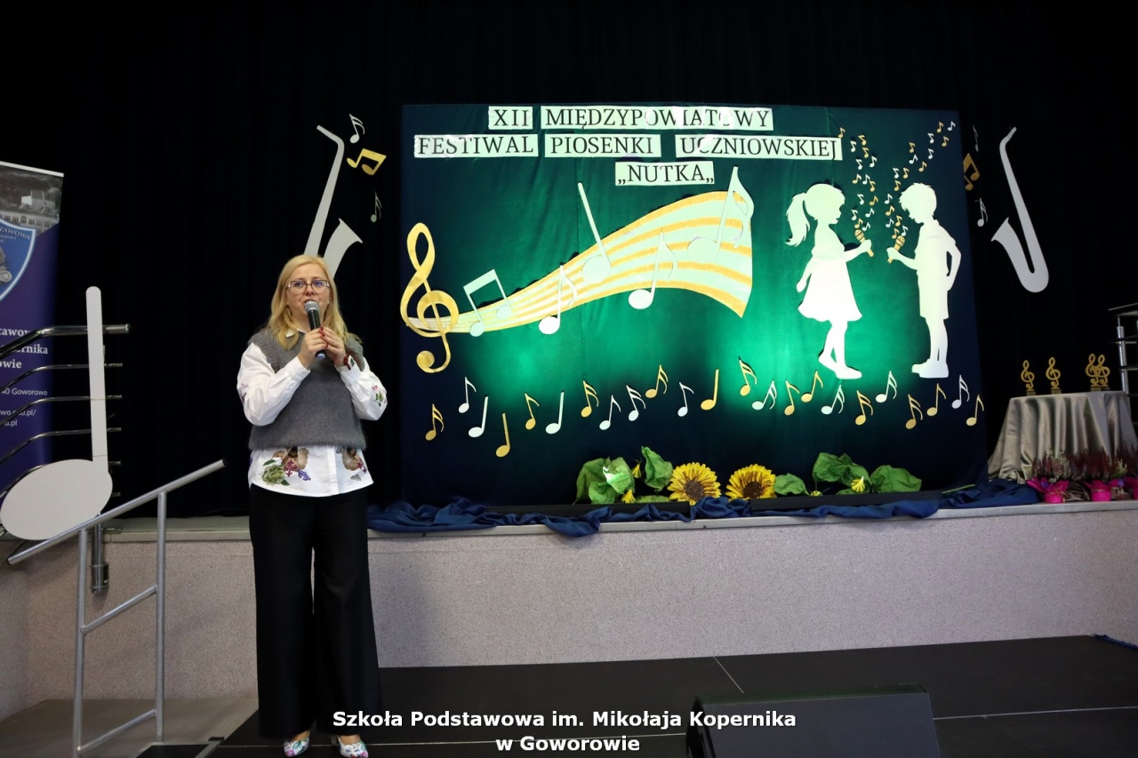 Młode talenty znowu na scenie! Za nami XII Festiwal Piosenki Uczniowskiej „Nutka” w Goworowie [26.10.2026] - zdjęcie #8 - eOstroleka.pl