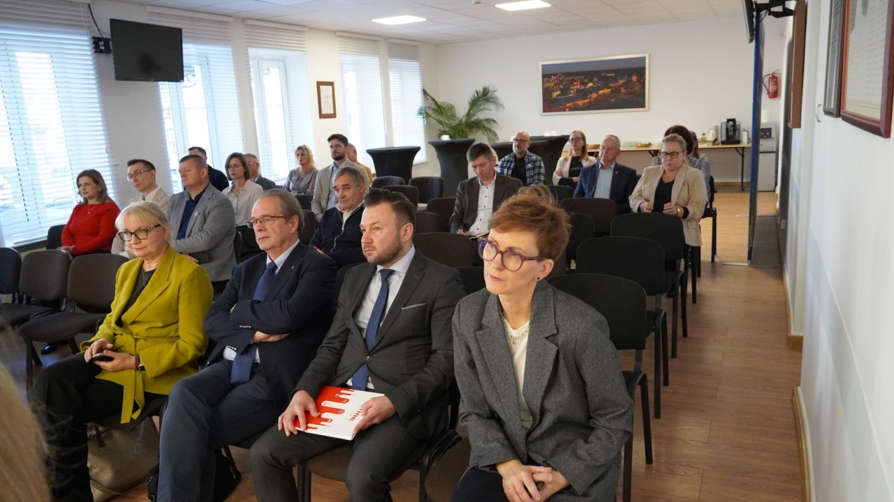 Spotkanie z przedsiębiorcami i samorządowcami w Ostrołęce [27.10.2026] - zdjęcie #16 - eOstroleka.pl