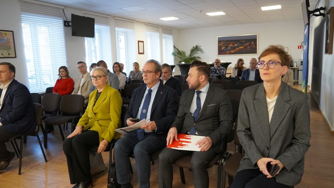 Spotkanie z przedsiębiorcami i samorządowcami w Ostrołęce [27.10.2026] - zdjęcie #32 - eOstroleka.pl
