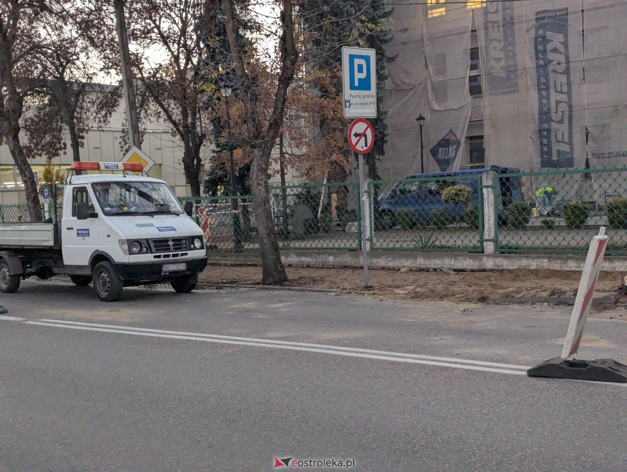 Remont chodnika przy ZSZ 1 w Ostrołęce [27.10.2026] - zdjęcie #2 - eOstroleka.pl