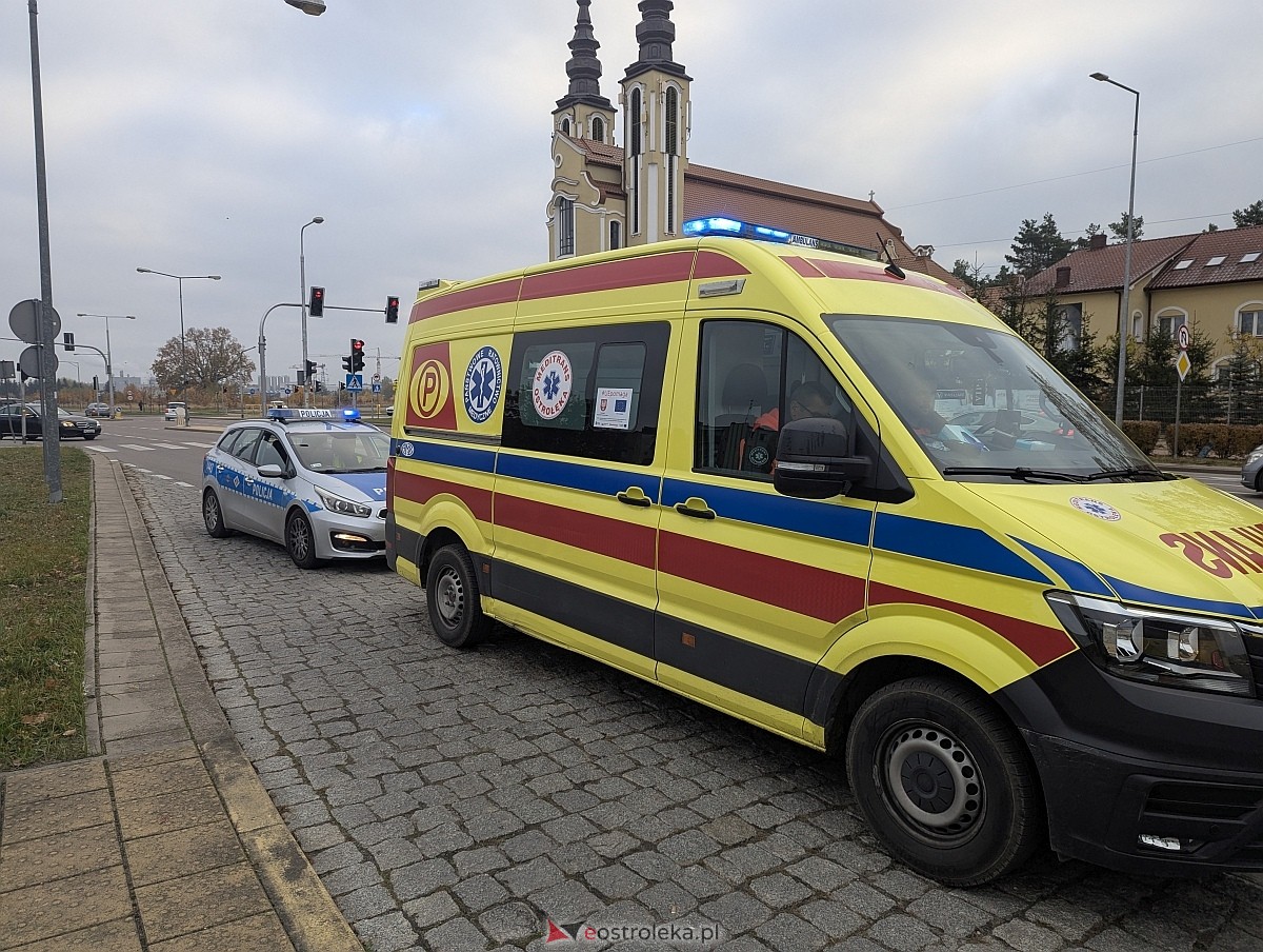 Kolizja z autobusem miejskim na osiedlu Centrum [28.10.2026] - zdjęcie #1 - eOstroleka.pl