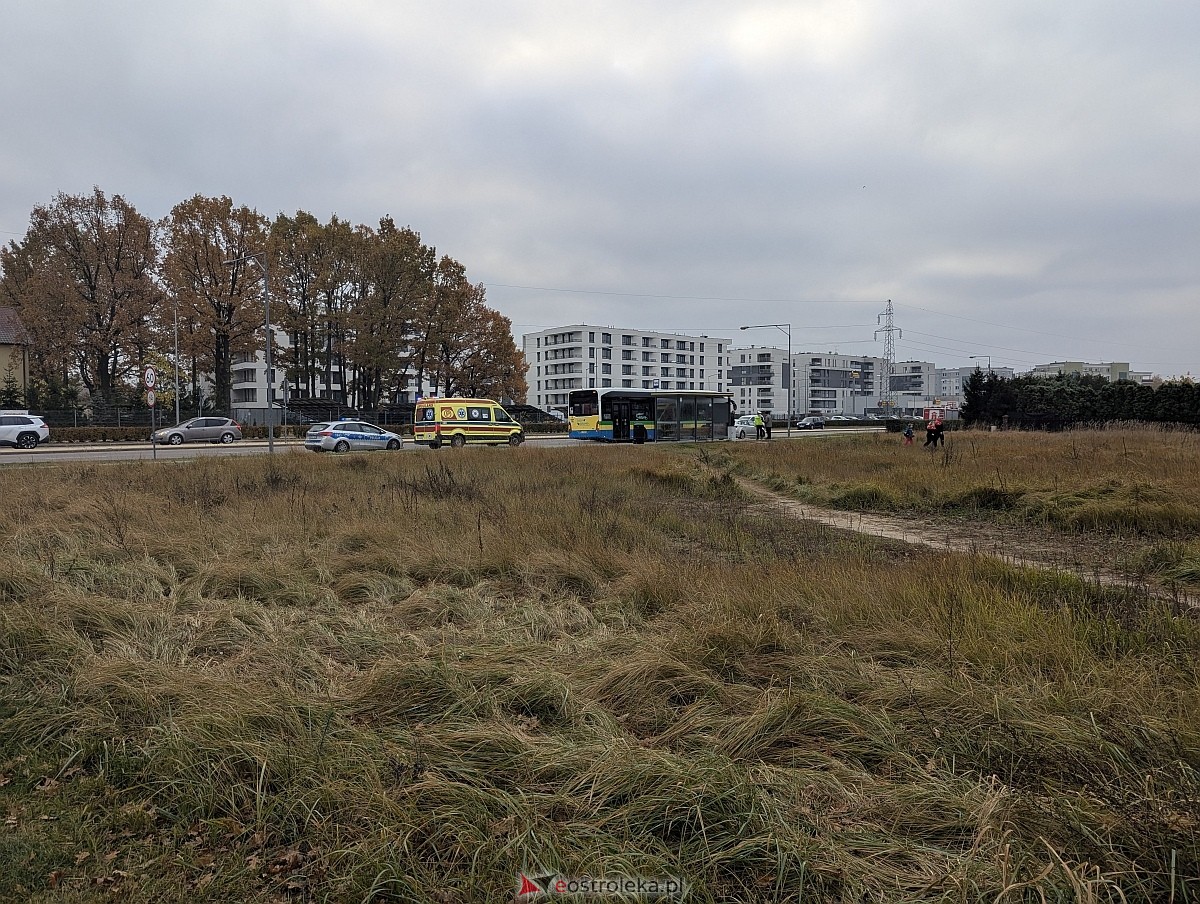 Kolizja z autobusem miejskim na osiedlu Centrum [28.10.2026] - zdjęcie #13 - eOstroleka.pl