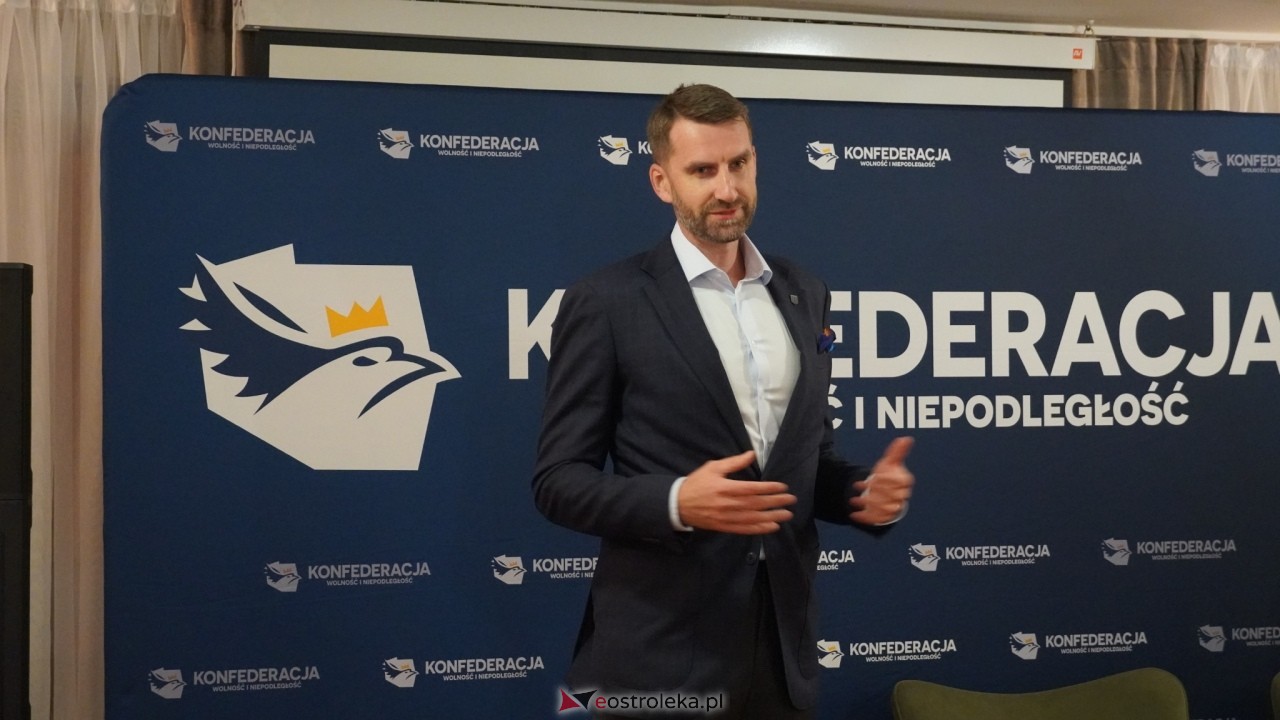 Spotkanie lokalnych struktur Konfederacji w Ostrołęce z Marcinem Możdżonkiem [28.10.2026] - zdjęcie #30 - eOstroleka.pl