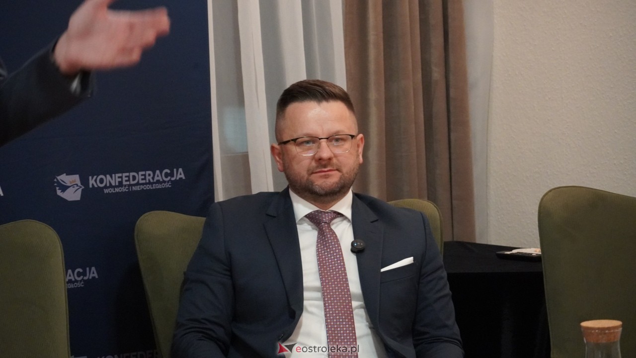 Spotkanie lokalnych struktur Konfederacji w Ostrołęce z Marcinem Możdżonkiem [28.10.2026] - zdjęcie #22 - eOstroleka.pl