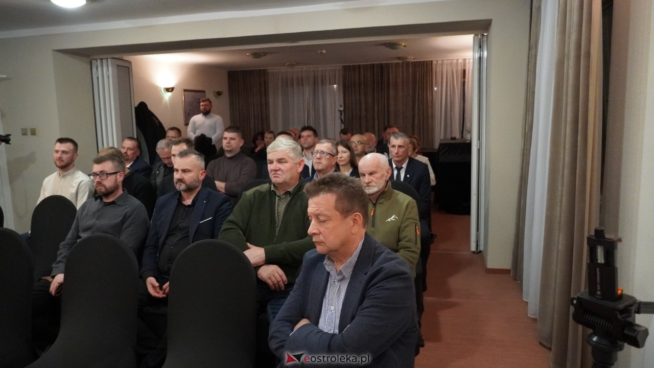 Spotkanie lokalnych struktur Konfederacji w Ostrołęce z Marcinem Możdżonkiem [28.10.2026] - zdjęcie #10 - eOstroleka.pl