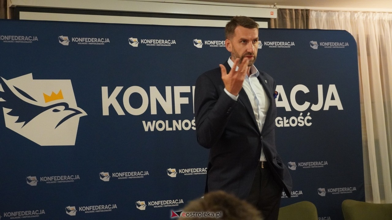 Spotkanie lokalnych struktur Konfederacji w Ostrołęce z Marcinem Możdżonkiem [28.10.2026] - zdjęcie #5 - eOstroleka.pl