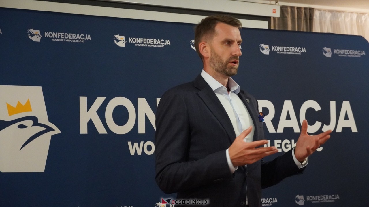 Spotkanie lokalnych struktur Konfederacji w Ostrołęce z Marcinem Możdżonkiem [28.10.2026] - zdjęcie #3 - eOstroleka.pl
