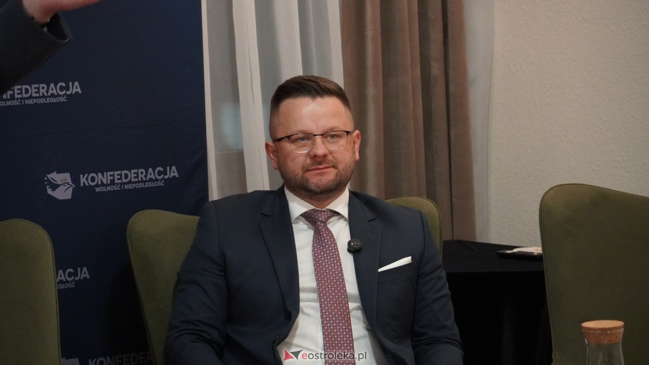 Spotkanie lokalnych struktur Konfederacji w Ostrołęce z Marcinem Możdżonkiem [28.10.2026] - zdjęcie #35 - eOstroleka.pl